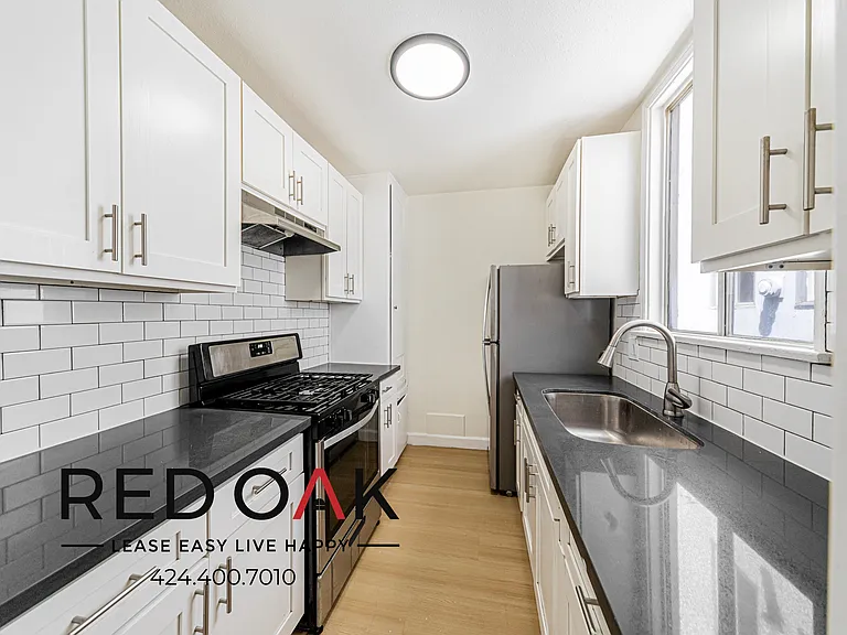 745 S Mariposa Ave #7 — Photo 9