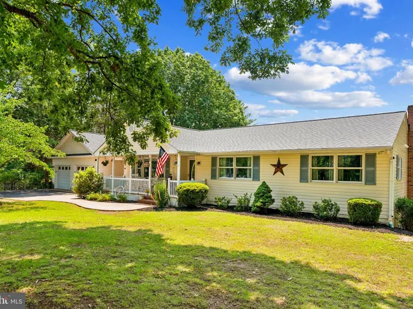1039 Mountain View Rd, Fredericksburg, VA 22406