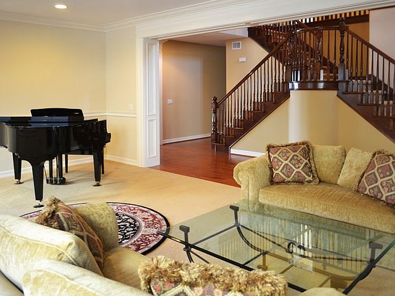 4th image of 1651 Milan Way