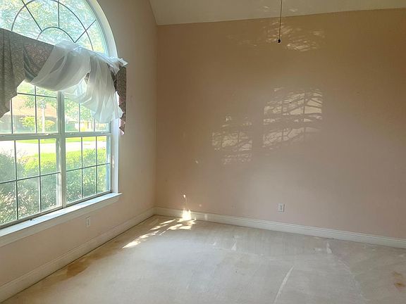 3rd image of 311 Country Club Dr