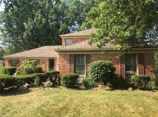 27780 Southbridge Cir, Westlake, OH 44145