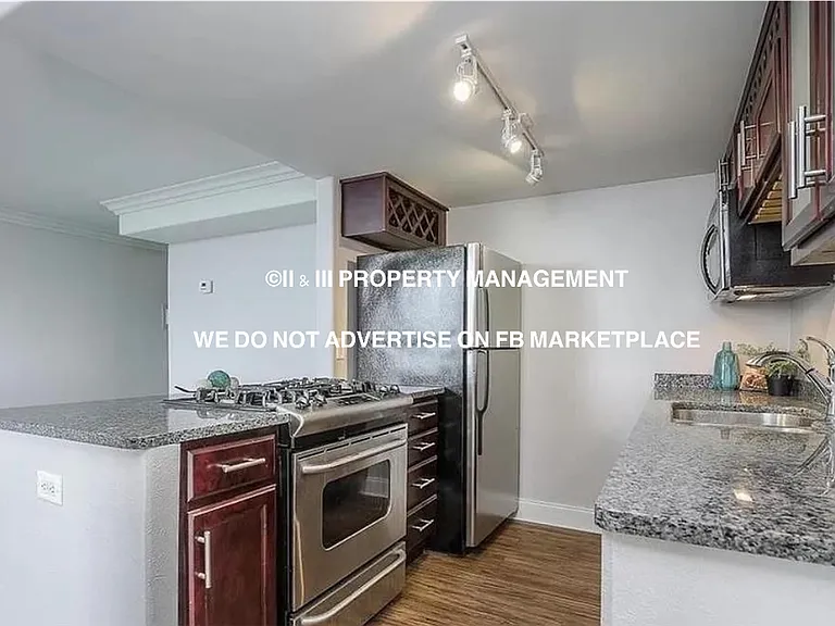 700 E 8th St #16H — Photo 9