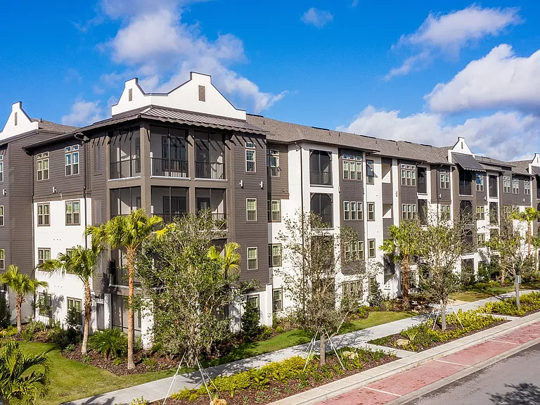 Botanic Waterside Apartments at Lakewood Ranch — Photo 38