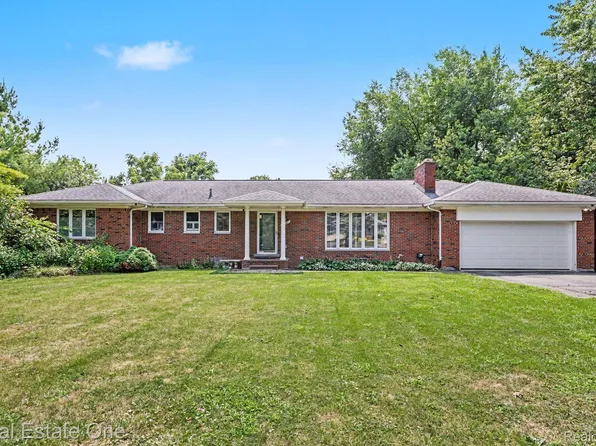 2888 Colonial Way, Bloomfield Hills, MI 48304