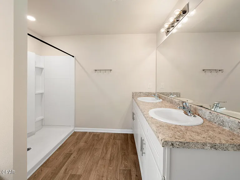 5817 Viking Way — Photo 10