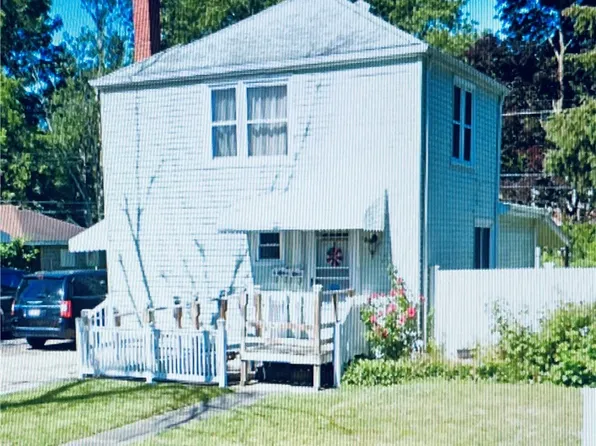 584 76th St, Niagara Falls, NY 14304