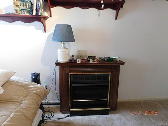 4th image of 36 Mayer Dr