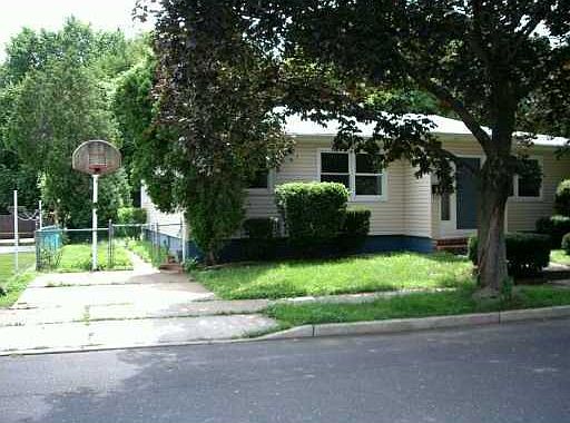 2nd image of 24 Lorain St