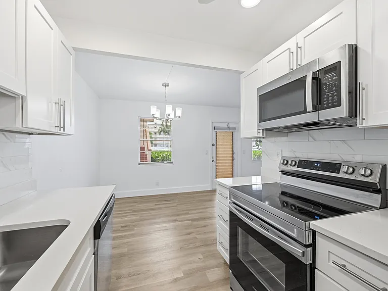 1043 Cornwall Dr #C — Photo 10