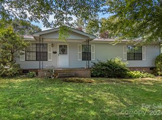 219 Blue Ridge St, Hendersonville, NC 28792