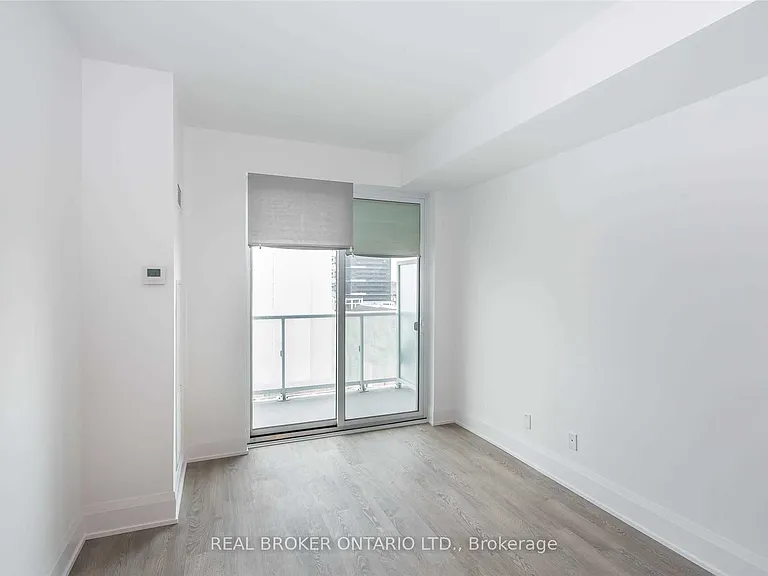 101 Erskine Ave #813 — Photo 9