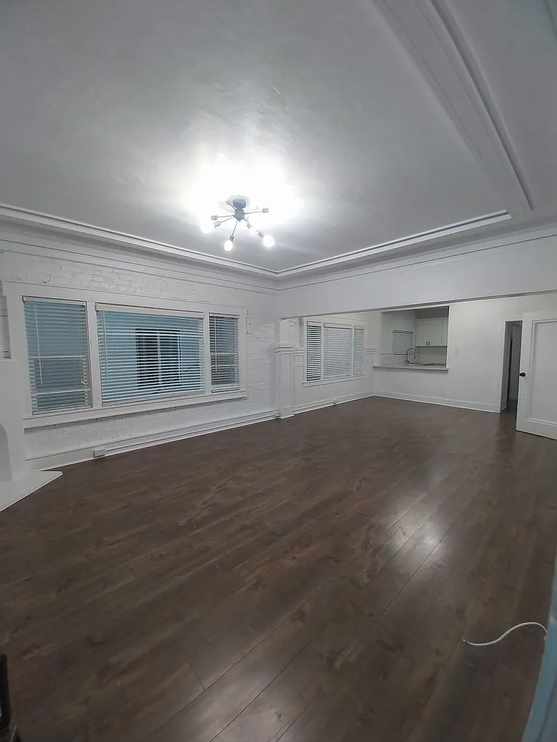 Building Photo - 1325-1333 E Ocean Blvd