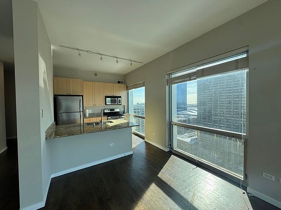 4th image of 1845 S Michigan Ave Unit 2005