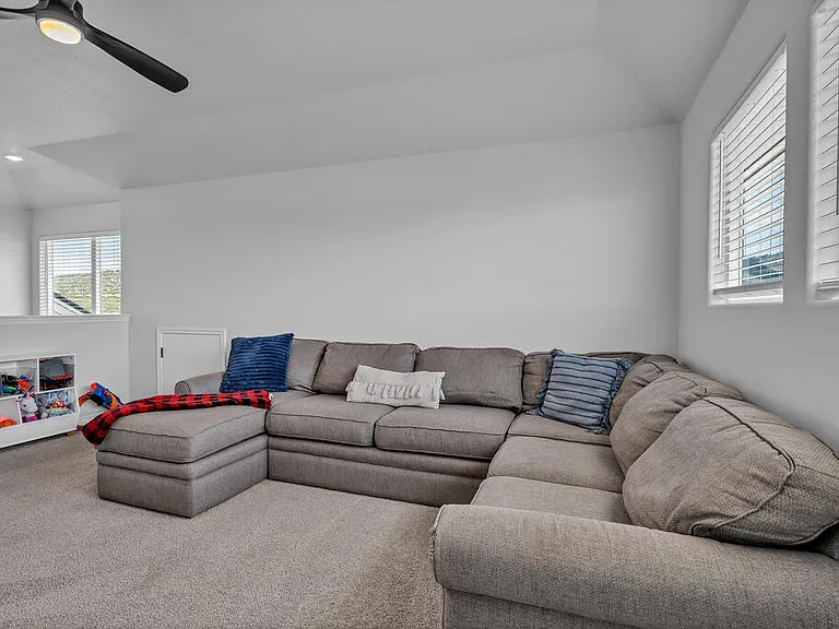 2726 Shirley Dr — Photo 24