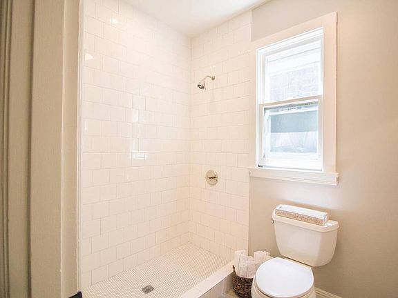 5th image of 591 Dolores St #A