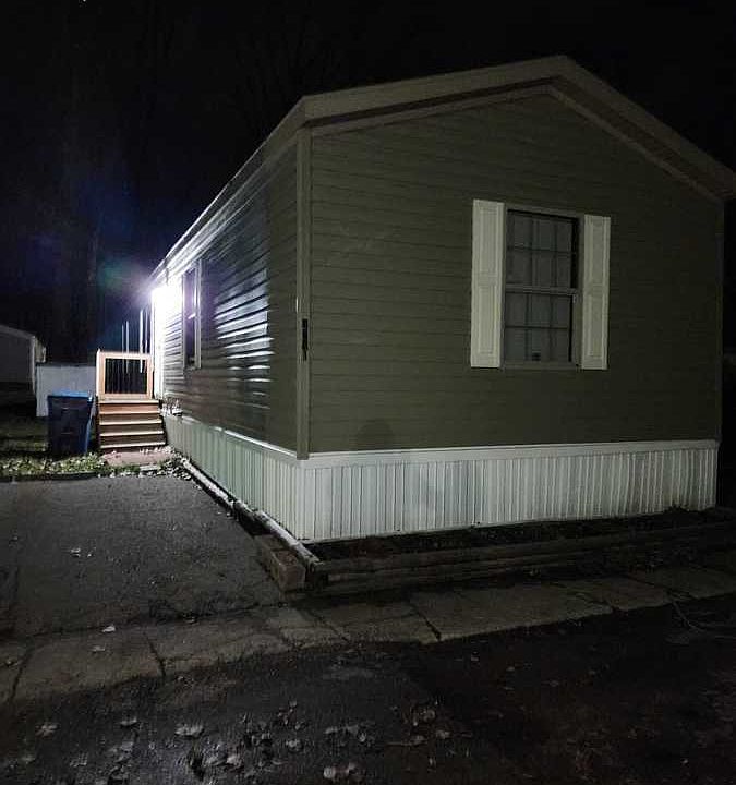1st image of 3261 Chess Dr #9