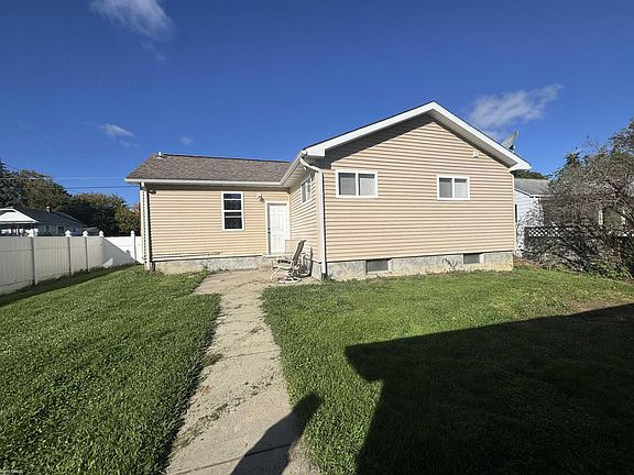 2nd image of 949 Hubbard Ave