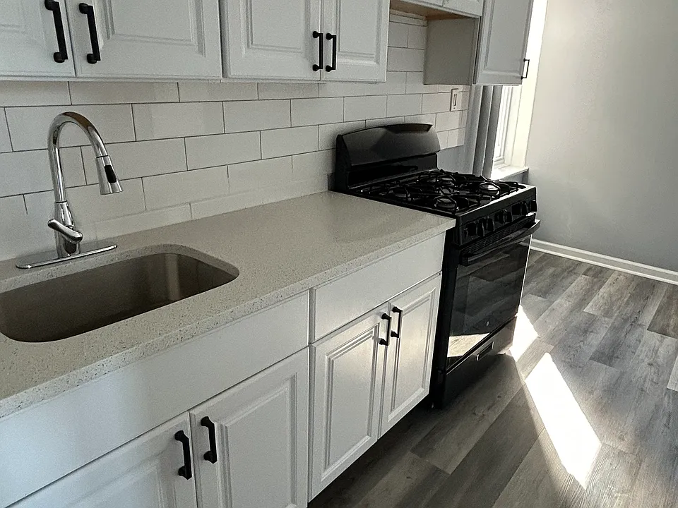 42 W 29th St