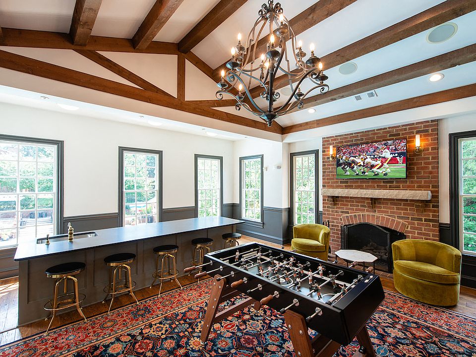 Rentable Clubroom with Wet Bar