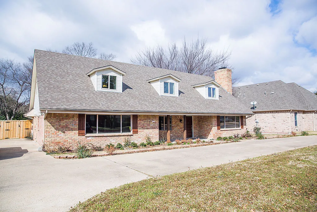 5 bed, 4.0 bath, 3600 sqft, $3,800 — Photo 1
