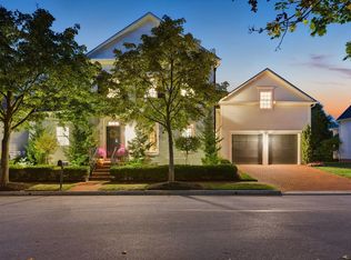 4 Pickett Pl, New Albany, OH