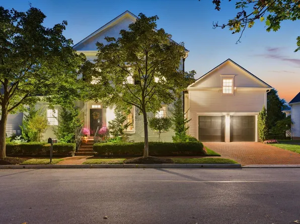 4 Pickett Pl, New Albany, OH 43054