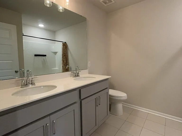 445 Navona Dr — Photo 29