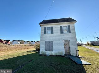 15 Walnut St, Crisfield, MD 21817