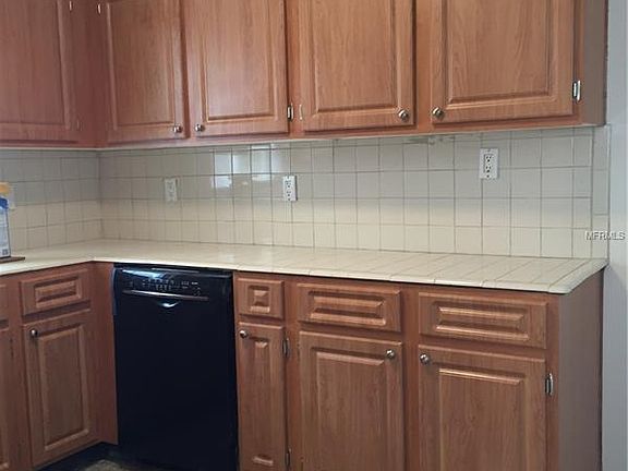 3rd image of 2807 Wallace Ave
