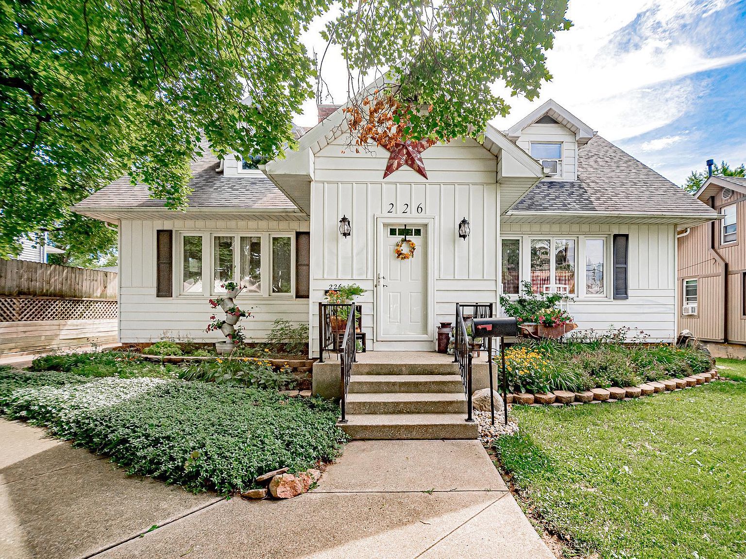 226 N Line St, Churubusco, IN 46723 Zillow