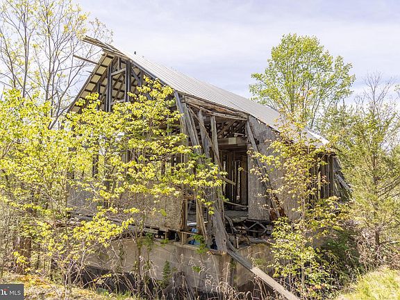 23rd image of Wayside Creamery Rd