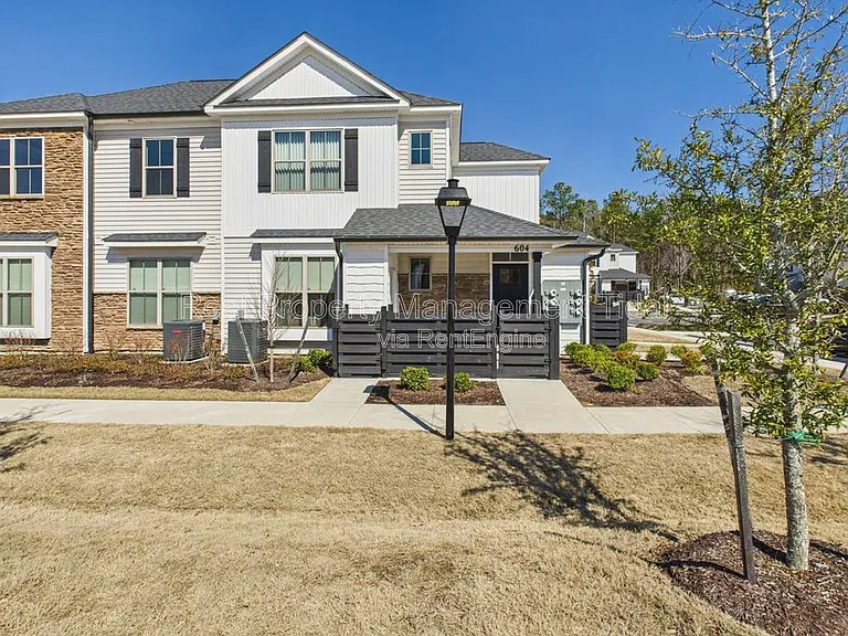 604 Kathy Ann Way — Photo 3