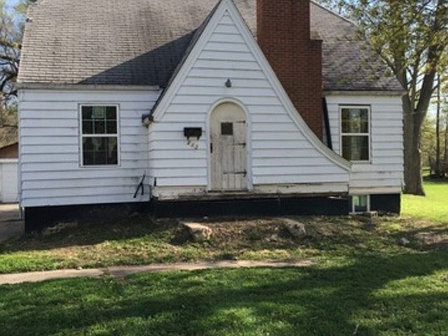 1st image of 213 W 12th St