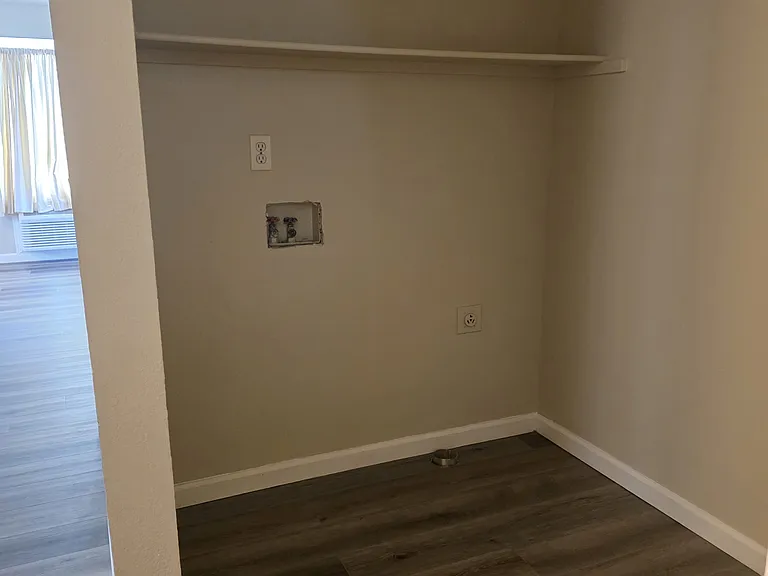 423 S Peach St #2 — Photo 9