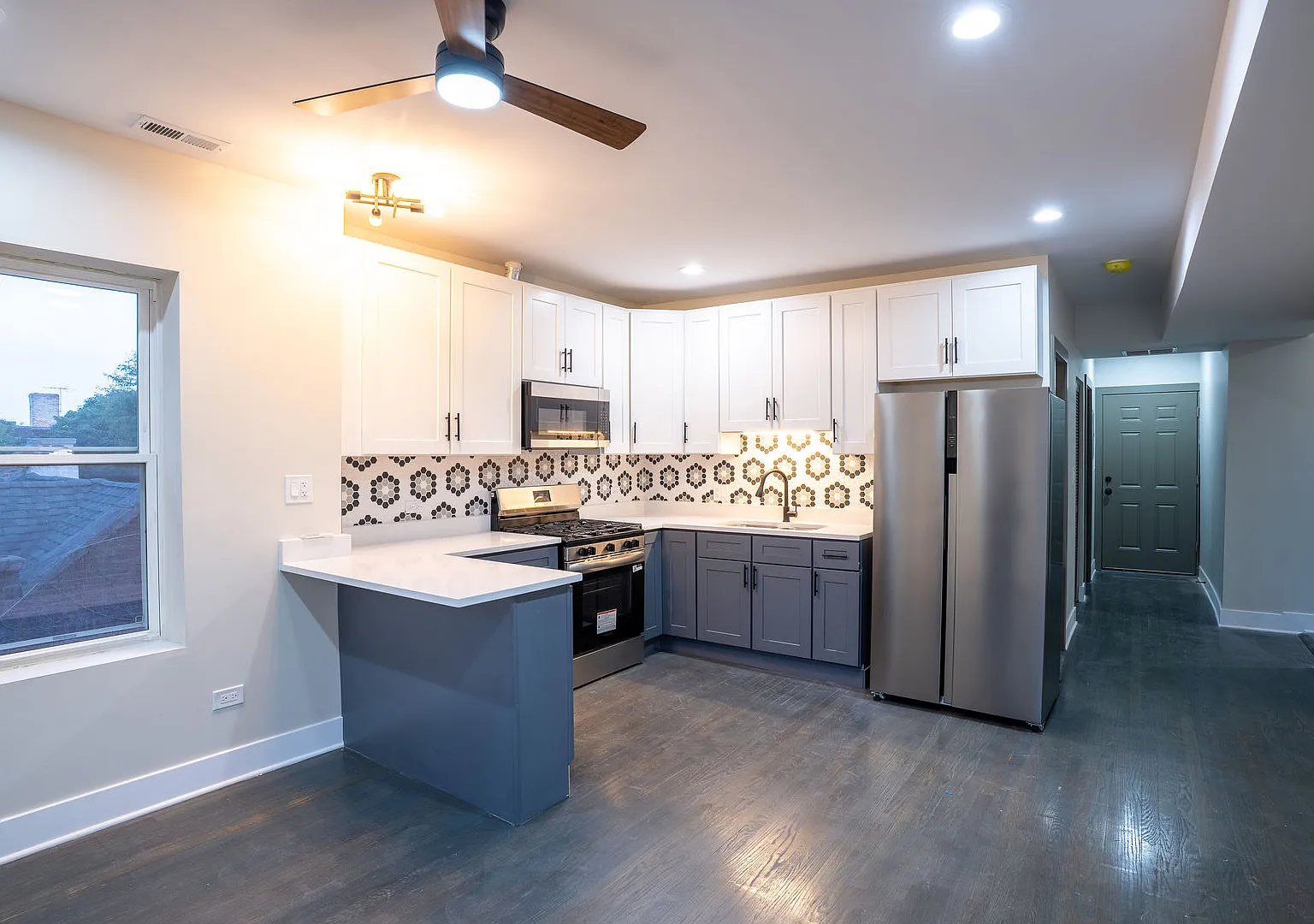 2 bed, 900 sqft, $1,850 — Photo 3