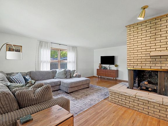 4th image of 9800 W Shade Ave