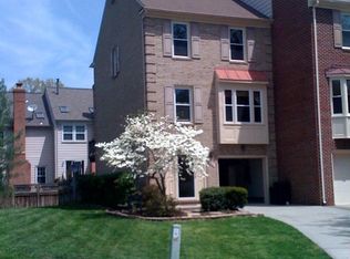 110 W Locust St, Occoquan, VA 22125