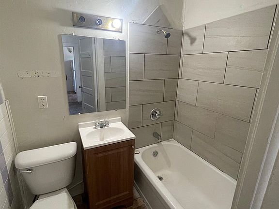 4th image of 1211 E Walnut St