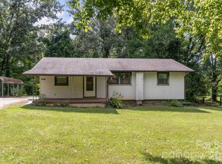 43 Open Valley Rd, Marion, NC 28752