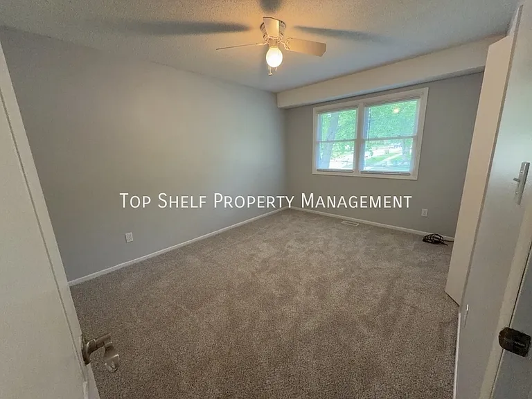 703 11th Ave NW — Photo 8