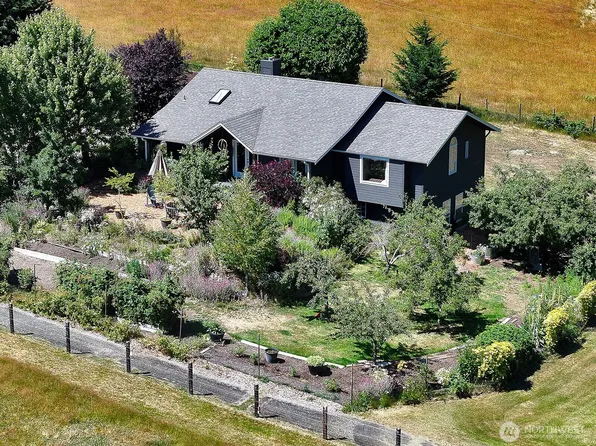 4635 Cherrystone Lane, Clinton, WA 98236