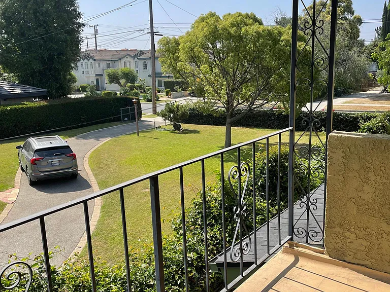 119 W Live Oak St #G — Photo 25