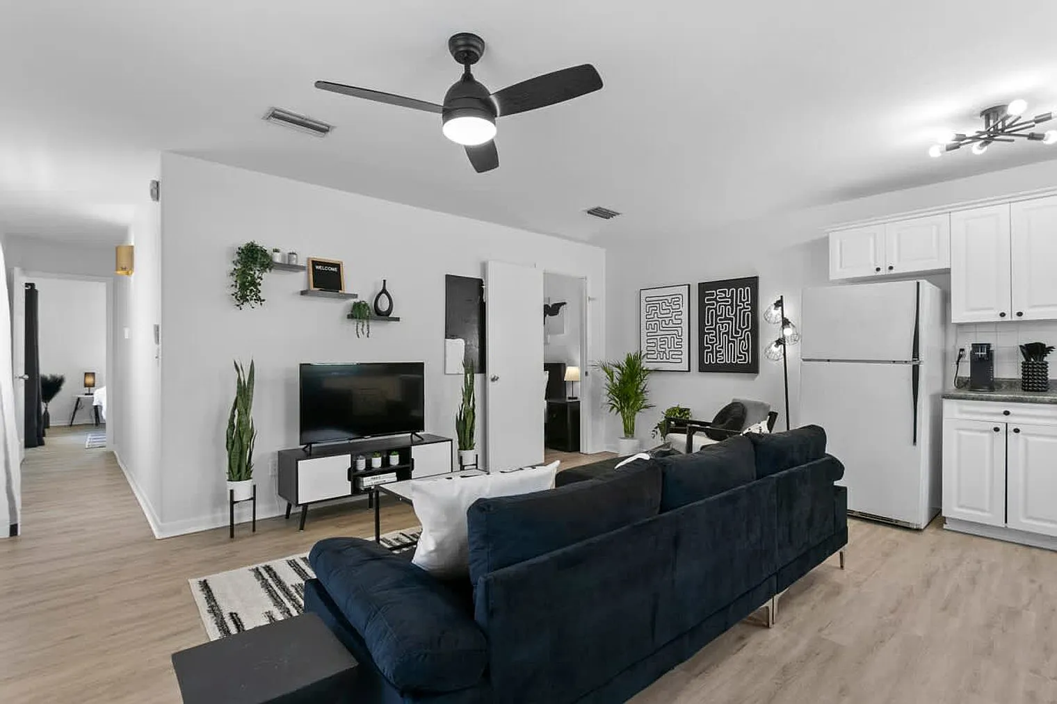 2 bed, 1.0 bath, 914 sqft, $3,048 — Photo 4