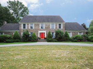 2 Arrowhead Ct, Ramsey, NJ 07446