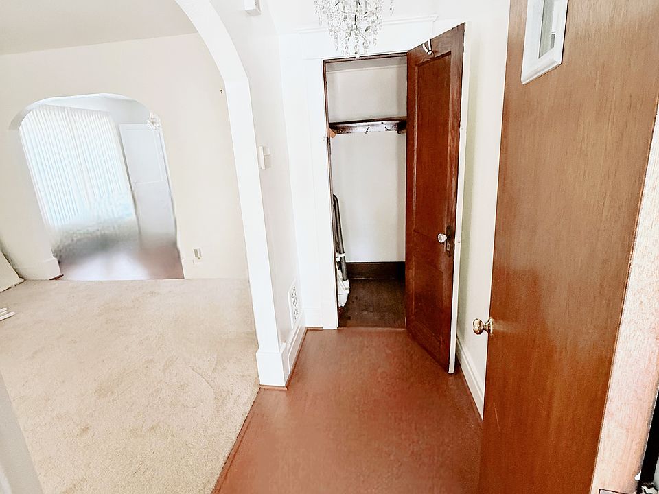 Foyer and Closet