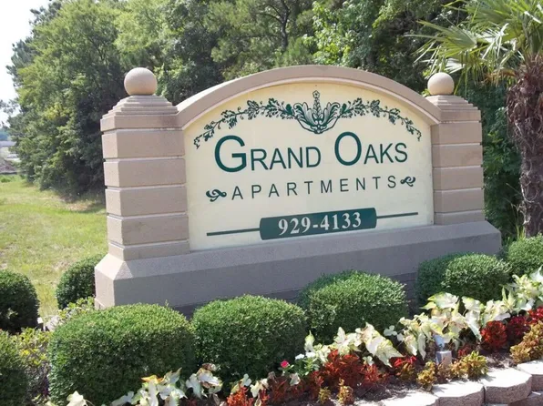 Grand Oaks Apartment Homes