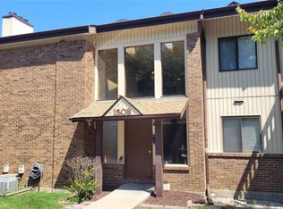 1508 Summer Run Dr UNIT 302, Florissant, MO 63033