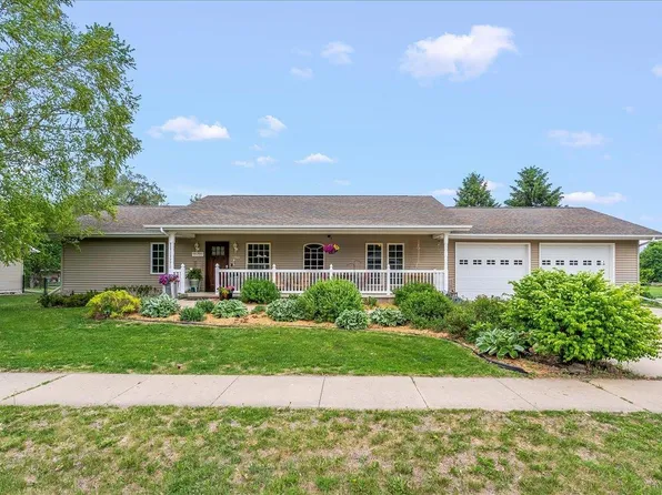 1700 4th Ave NW, Waverly, IA 50677