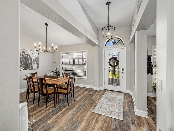 4th image of 477 Lake Victoria Cir