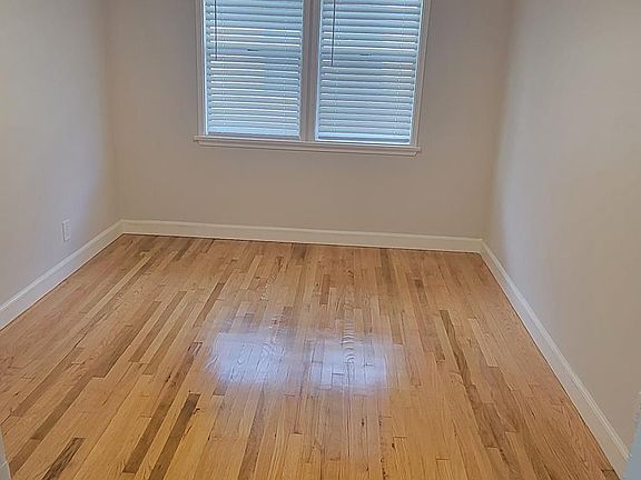 5th image of 2717 W Clark Ave #2717